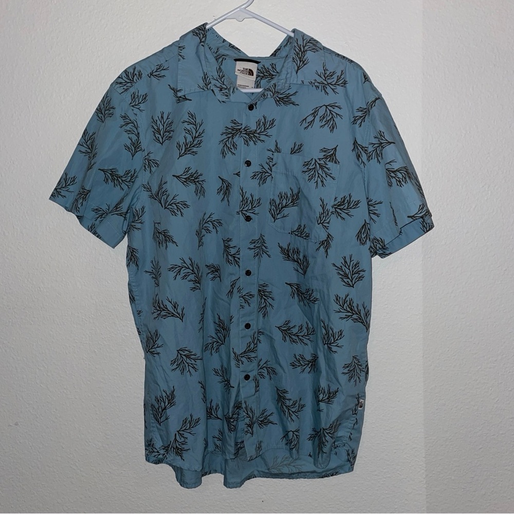 The North Face Men’s XL Blue Print Button Up Shirt EUC